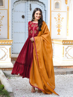 Urbanstree - Madhubala Suit Set (Set of 3)