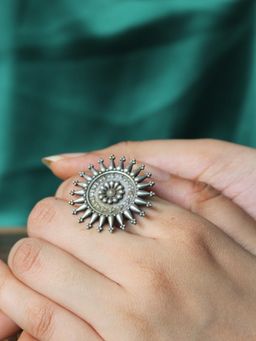 Spring Soul - Sun Oxidised Ring