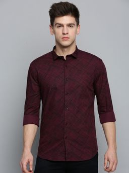SHOWOFFFF - Mens Spread Collar Maroon Printed Shirt