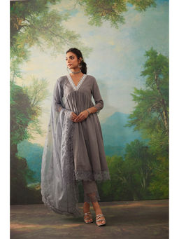 MAAND - Women Grey Solid Kurta with Pant and Dupatta