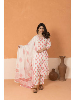 MAAND - Women White Floral Kurta with Pant and Dupatta