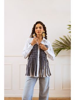 UNIMODA - Sapphire Swing Overlay Shirt