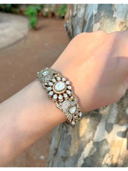 Prestones - Peacock Moissanite Zircon Polki White Bangle