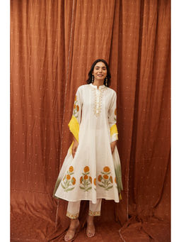 MAAND - Women White Pure Cotton Mandarin Neck Kurta and Pant with Dupatta