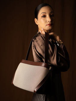 Theater - Dr. Bogus Women Checked Shoulder Handbag