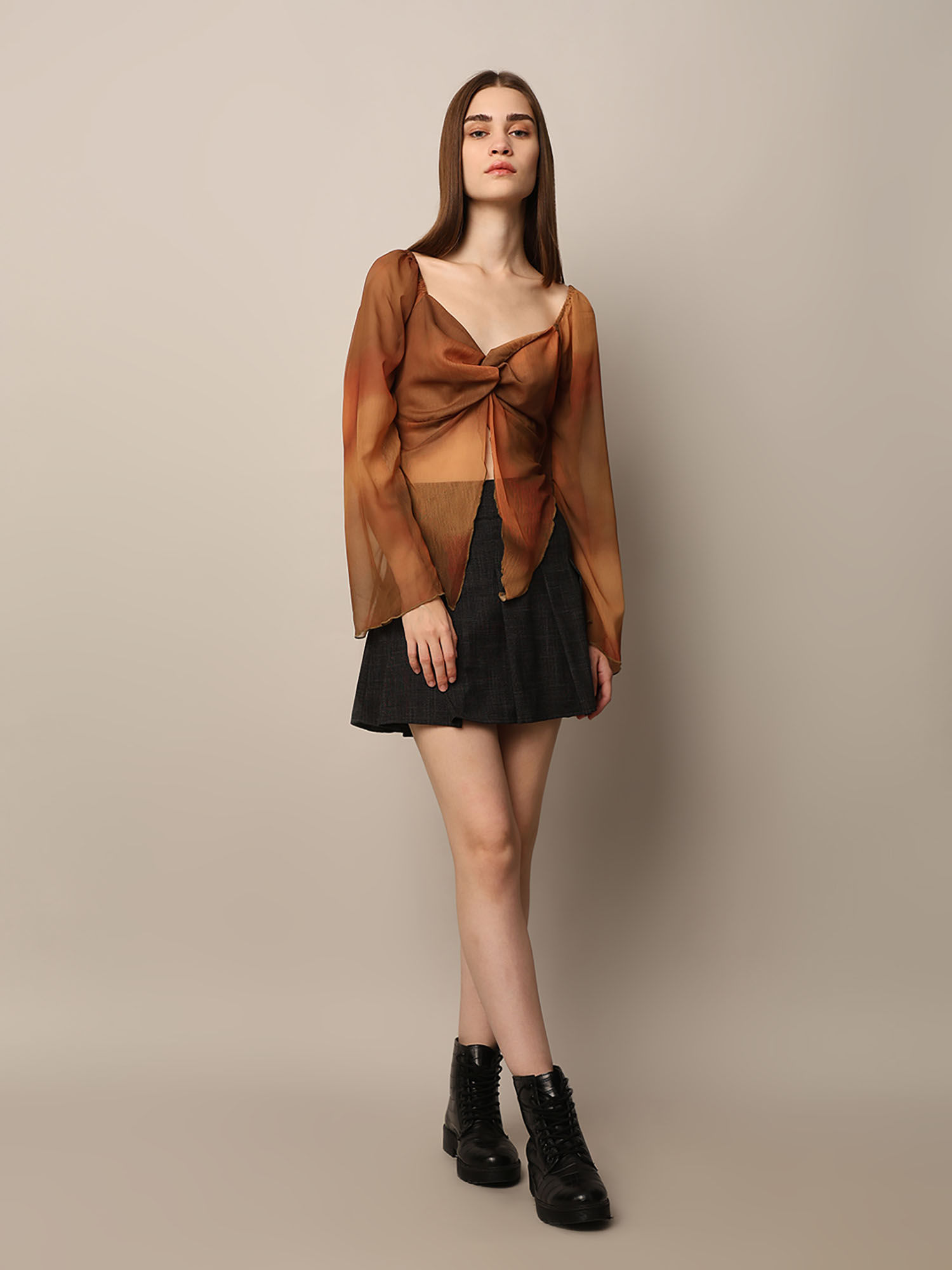 新品 NHOJ JOHN NUDE FITTED CUT-OUT TOPS