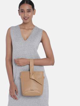Fastrack - Taupe Woven Design Bucket Bag For Women With Strap