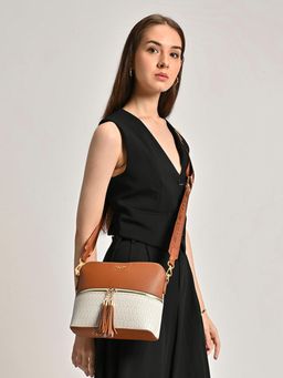 Lavie Luxe - Womens Mono Tiara25 Tassel Sling Bag Handbag White (M)