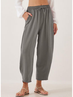 Outzidr - Women Grey Solid Casual Trouser