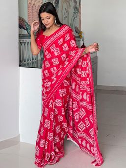 Akhilam - Women Cotton Pink Printed Saree with Unstitched Blouse