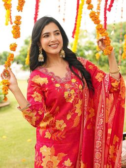 Vaamsi - Red Floral Embroidered Straight Kurta with Pant and Dupatta