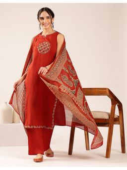 Vbuyz - Women's Rust Geometric Print Straight Cotton Stitched Kurta With Pant & Dupatta