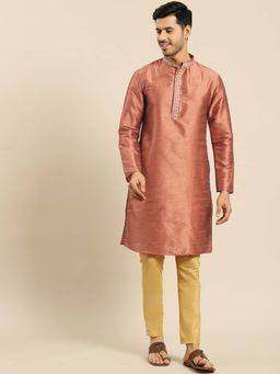 Amodh by Kisah - Men Rust Kurta (Set of 2)
