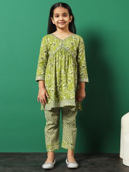 Readiprint - Anarkali Style Cotton Green Kurti with Pants (Set of 2)