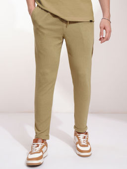 HIGHLANDER - Men Popcorn Structured Textured Mid-Rise Trousers
