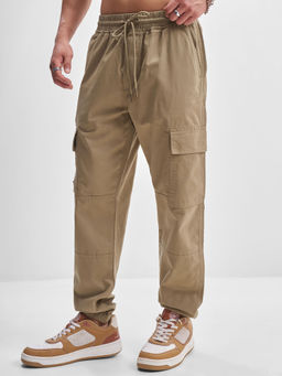HIGHLANDER - Men Brown Solid Relaxed Fit Cargo Joggers