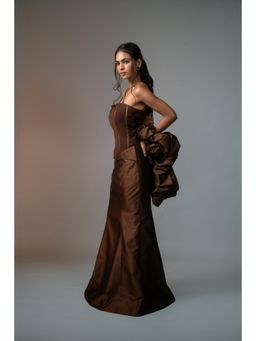 KHUMAAR SHUCHI BHUTANI - The Rosette Drift Brown Gown with Stole