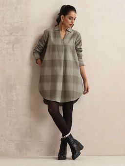 trueBrowns - Women Green Checks Pleated Short Kurti
