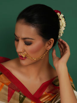 Ruby Raang Studio - Golden Nose Ring with Detailing On Chain