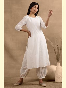 W - XXXWomen White Floral Cotton Straight Kurta