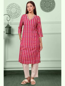 W - Fuchsia Pink Floral Printed V-Neck Rayon Kurta