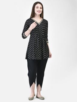 SPAN - Viscose Rayon Floral V-Neck Three Fourth Sleeves Black Kurti