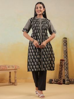 SPAN - Cotton Floral Mandarin Neck Three Fourth Sleeves Black Kurta