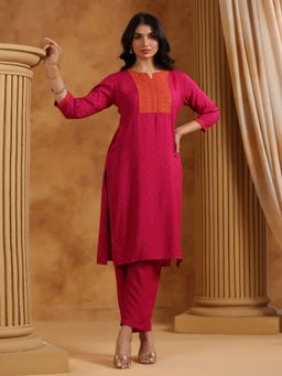 SPAN - Viscose Rayon Embroidered Round Neck Three Fourth Sleeves Pink Kurta