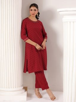 SPAN - Women's Round Neck Floral Three Fourth Sleeves Viscose Rayon Red Kurta