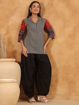 SPAN - Women's Collar Neck Stripes Three Fourth Sleeves Cotton Black Kurti