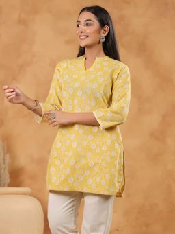 SPAN - Women's Mandarin Neck Floral Three Fourth Sleeves Cotton Yellow Kurti