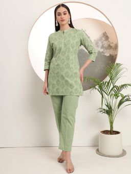 SPAN - Women's Mandarin Neck Floral Three Fourth Sleeves Cotton Green Kurti