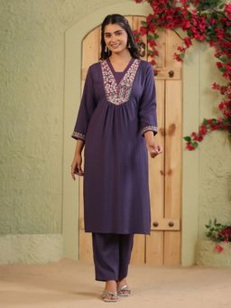 SPAN - Women's V-Neck Embroidered Three Fourth Sleeves Viscose Rayon Purple Kurta