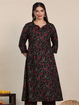 ARAMYA - Women Sweetheart Neck Viscose Three Fourth Sleeves Black Kurta