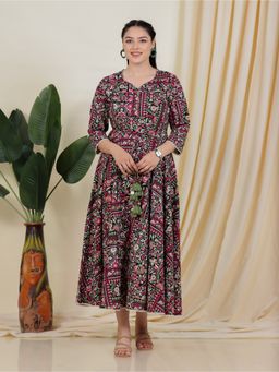 ARAMYA - Women Round Neck Pure Cotton Three Fourth Sleeves Black Kurta