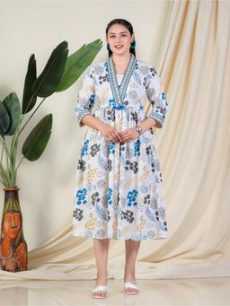 ARAMYA - Women V-Neck Pure Cotton Three Fourth Sleeves White Kurta