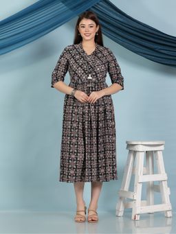 ARAMYA - Women A-line Pure Cotton Three Fourth Sleeves Black Kurta