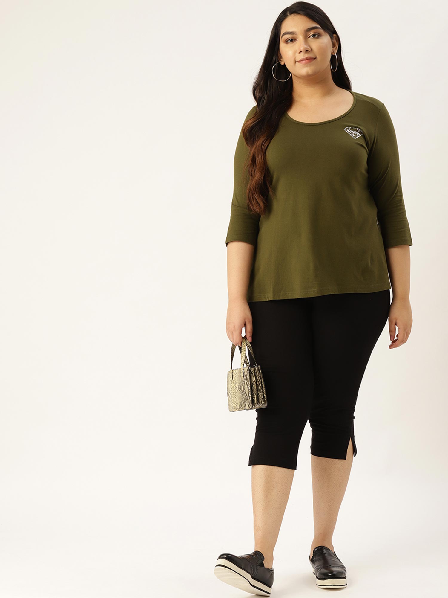 Womens Black Solid Regular Fit Capris 