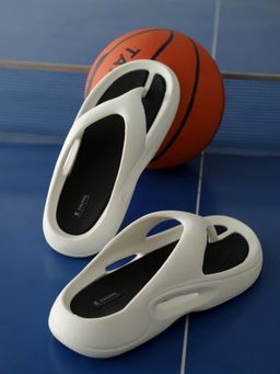 Chupps - Men Dune White Black Casual Flipflops