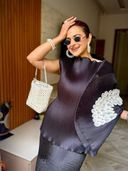 Black color option, Sold out, Currently selected