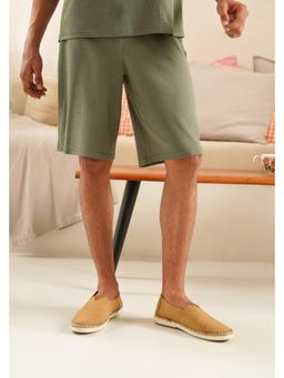 Muvazo - Olive Cotton Relaxed Solid Shorts