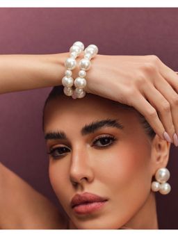 Anaash - White Skip Pearl Bracelet