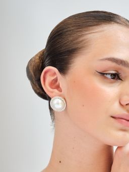 Anaash - White Classic Jacket Pearl Studs