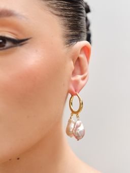 Anaash - White Baroque Pearl Twins