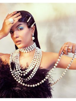 Anaash - White Knotted Single Necklace