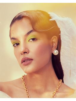 Anaash - White 20mm White Royal Studs