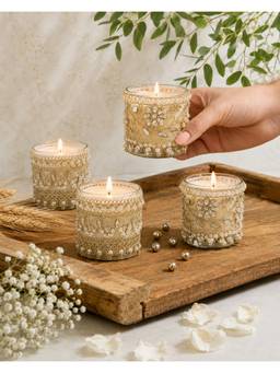 Rad Living - Nazakat - Raat Bloom & Oud Kissed Rose Scented Candles