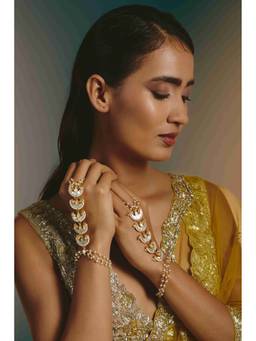 Namasya - Gold Plated Mother Of Pearl White Hand Harness