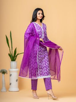 COTTONS DAILY - Floral Purple Lace Work Cotton Kurta with Pant and Dupatta (Set of 3)