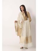 Off White color option, Currently selected